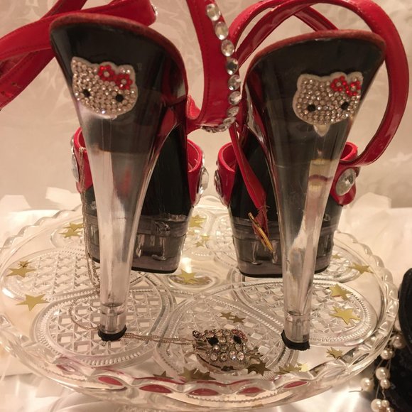 AMAZING vinatge cherry red glass platforms with hell kitty crystal details! - Picture 16 of 16